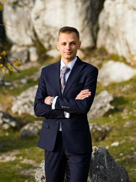 ukasz_Jakowski.thumb.jpg.ab68da92a350408ac7a80890f745ae06.jpg